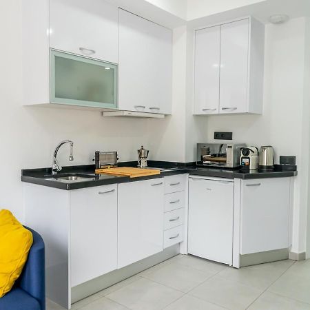 Modern Wave Escape Apartment With Private Parking And Rooftop Pool By Namaste Elite توريمولينوس المظهر الخارجي الصورة