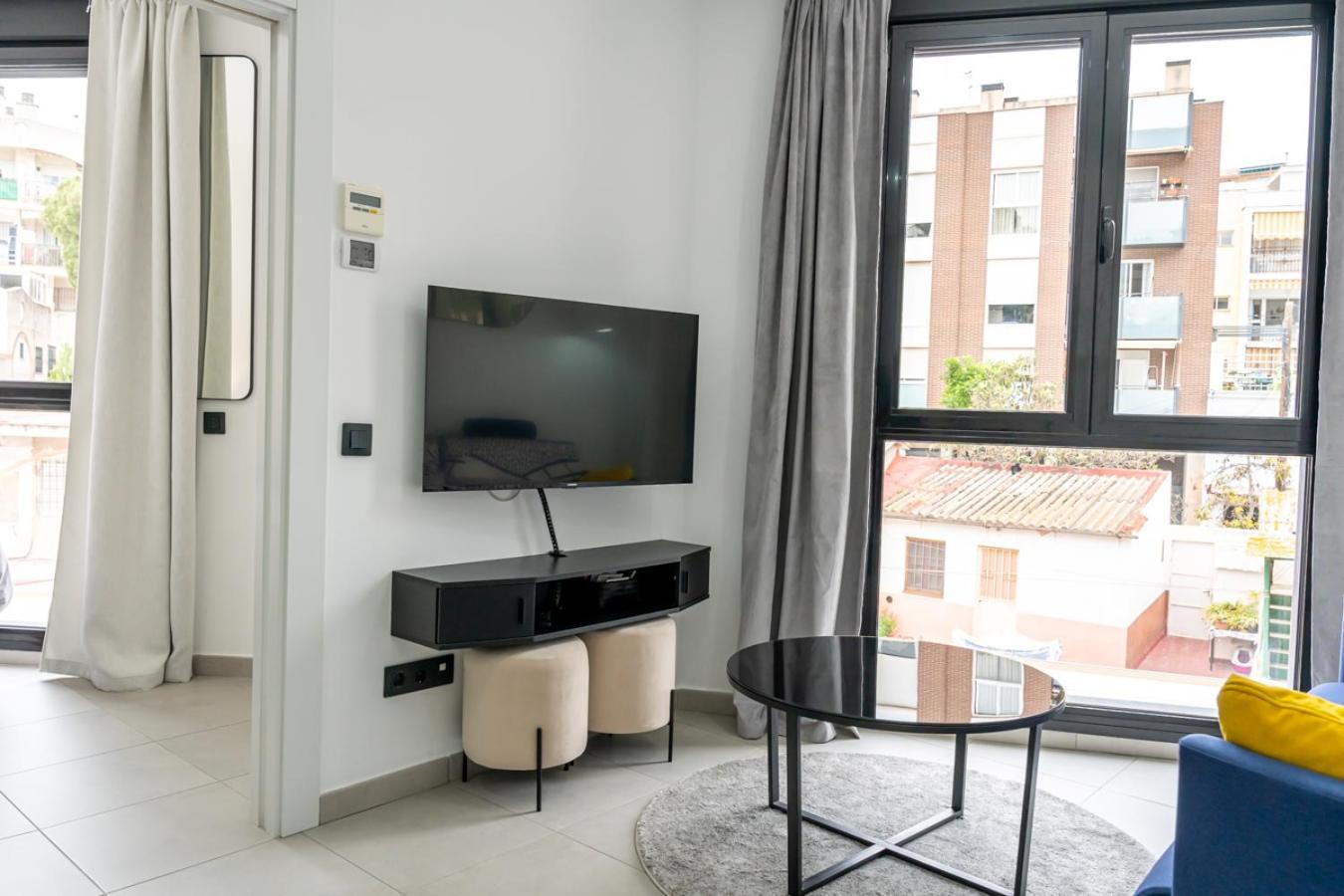 Modern Wave Escape Apartment With Private Parking And Rooftop Pool By Namaste Elite توريمولينوس المظهر الخارجي الصورة