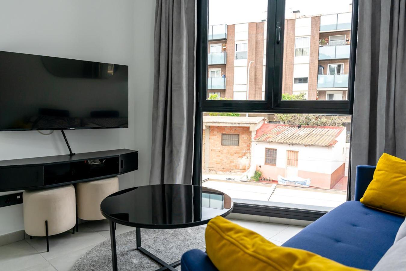 Modern Wave Escape Apartment With Private Parking And Rooftop Pool By Namaste Elite توريمولينوس المظهر الخارجي الصورة